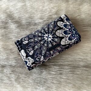 VERA BRADLEY Mimosa Medallion Long Snap Trifold Wallet Wristlet Purple Gray